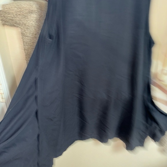 Tienda Ho Vest  Black Rayon Sleeveless Open Vest Tunic O/S. High Side Slits - Picture 4 of 4